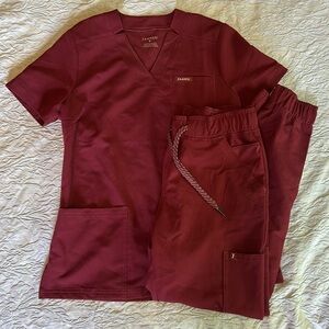 Jaanuu Scrubs Set